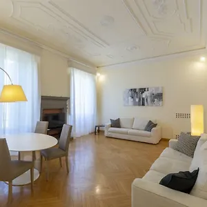  Apartment Elegance In Santa Maria Novella